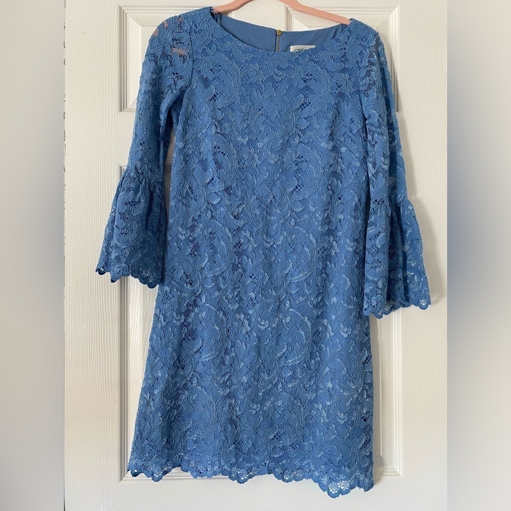 Eliza J Blue bell sleeves shift‎ dress Lace size 4 cocktail party formal